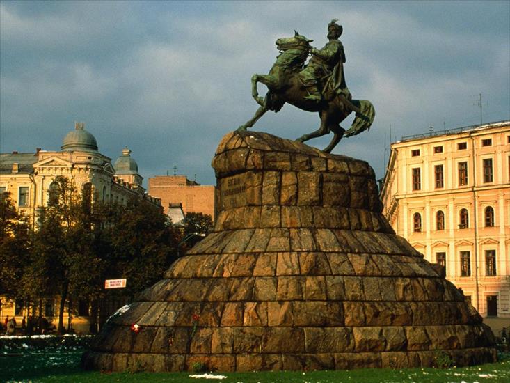 Europa - Statue of Bohdan Khmelnytsky, Kiev, Ukraine.jpg