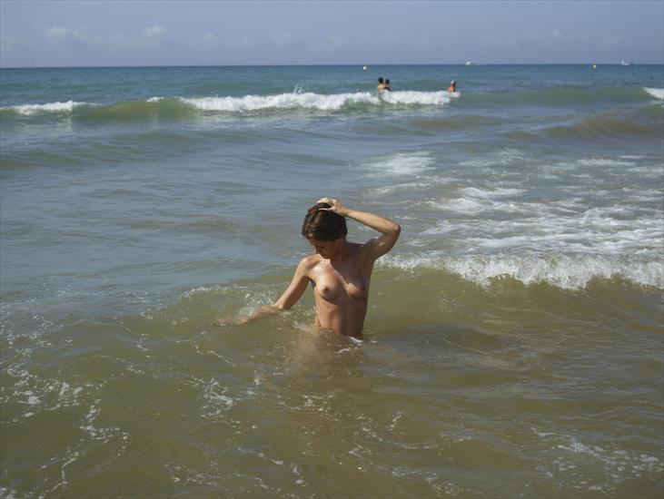 Hegre Art - Caprice Nude Beach - CapriceNudeBeach_2011-09-24_083xxxxxl.jpg