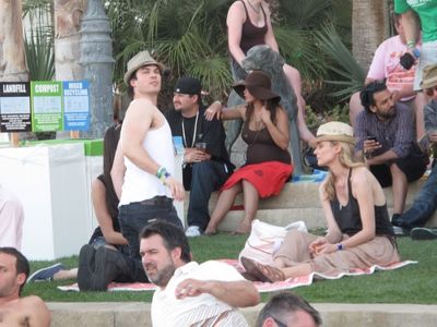 Nina i Ian na Coachella Couple Outing - normal_c16.jpg