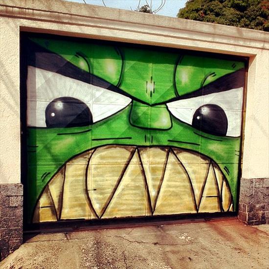 - PHOTOss - - hulk-garage-door.jpg