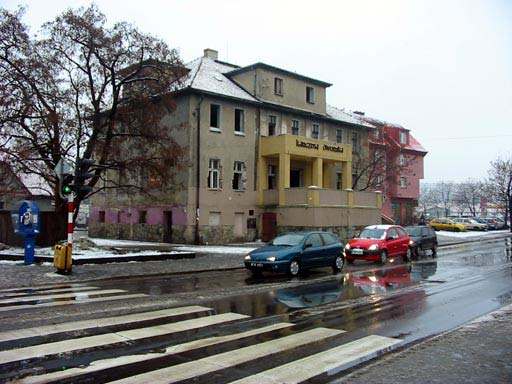 Zdjęcia starego Wrocławia Cza... - 2003 grudzień 26 Budynek mieszkalny na rogu...skiej i Gubińskiej. Wyburzony w 2004 roku..jpg