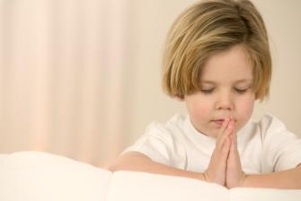 Galeria - dziecko modli się.jpg