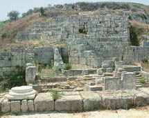 Fenicja - obrazy - d93i5259. Ruiny świątyni Eszmuna.jpg