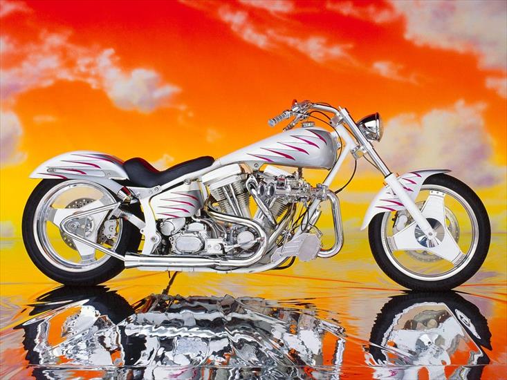 TAPETY MOTORY - White_Silver_Custom_Harley-Davidson1.jpg