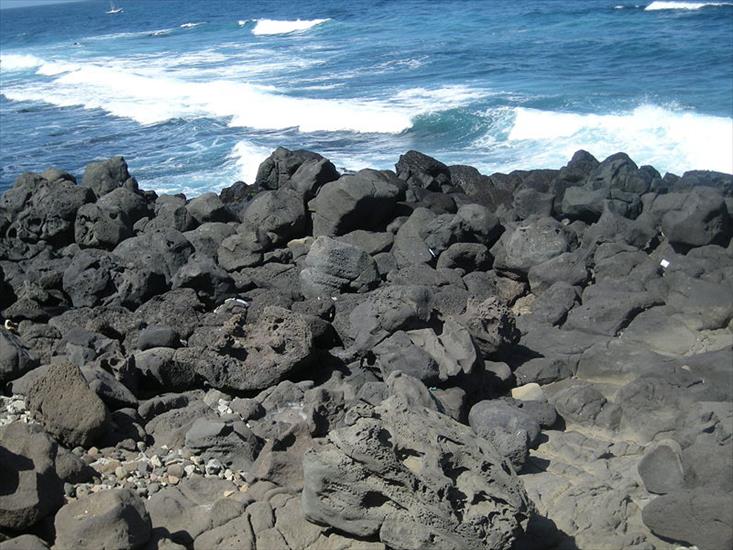 Senegal_Islands - Ngor_Island_Basalt.JPG