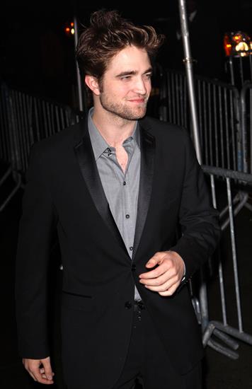 Robert Pattinson - RobertPattinsonNMNYC012.jpg