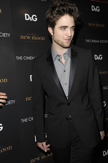 Robert Pattinson - RobertPattinsonNMNYC102.jpg