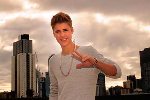 Justin Bieber Live Red Carpet australia 2012 - trhrhrt.jpg