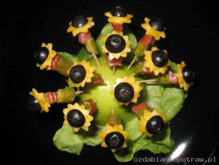 CARVING-dekoracja owocami i warzywami - koreczki-sloneczniki.jpg