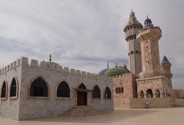 Architektura  islamu - Great Mosque in Touba - Senegal.jpg