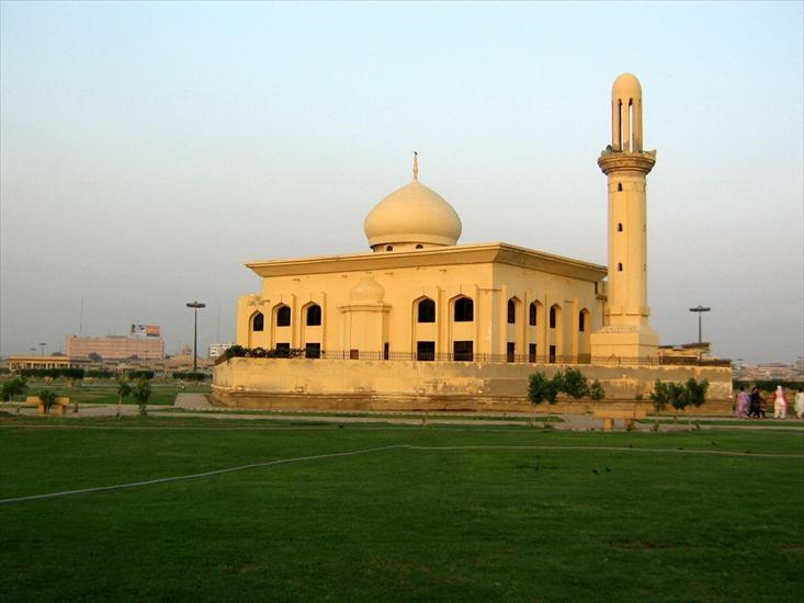 Architektura - Mosque in Karachi - Pakistan.jpg