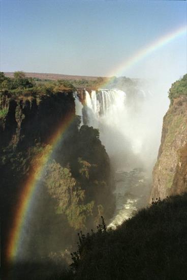Zbieranina zdjec - wodospad Wiktorii na rzece Zambezi.jpg