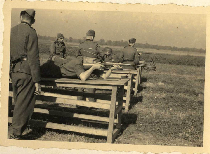Album Mordercy z obozu Auschwitz  Birkenau - 86.png
