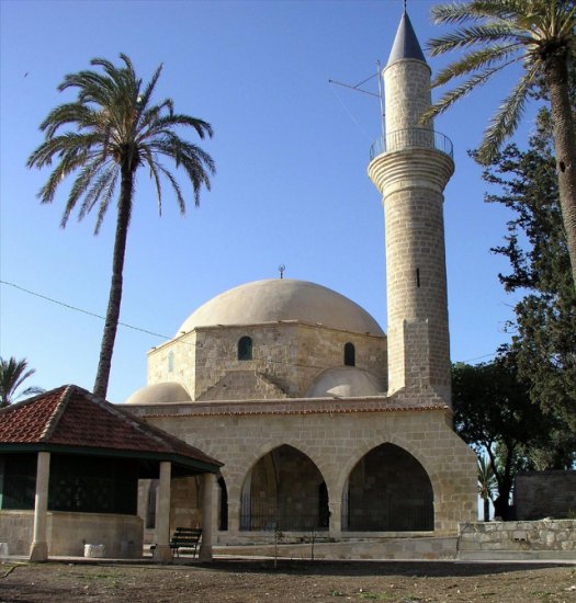 Architektura - Hala Sultan Tekke Mosque in North Cyprus.jpg