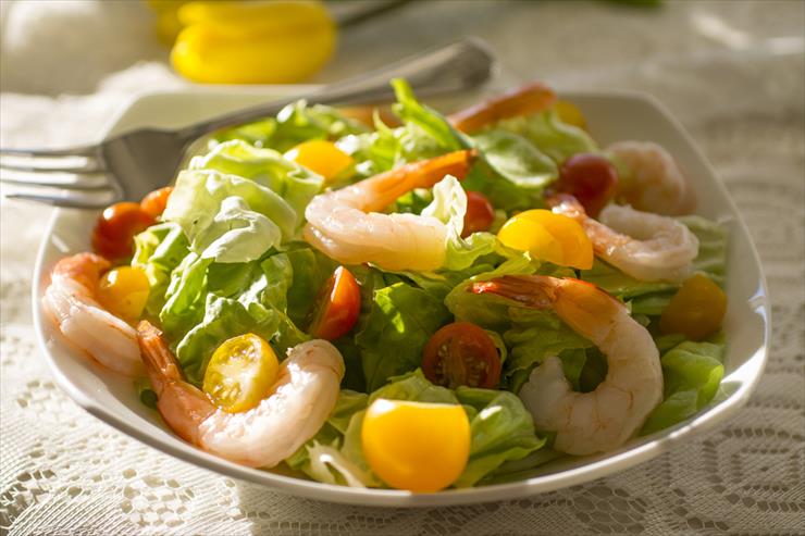  POKAŻ MI CO JESZ A POWIEM CI KIM JESTEŚ - shrimp_salad_portfolio.jpg